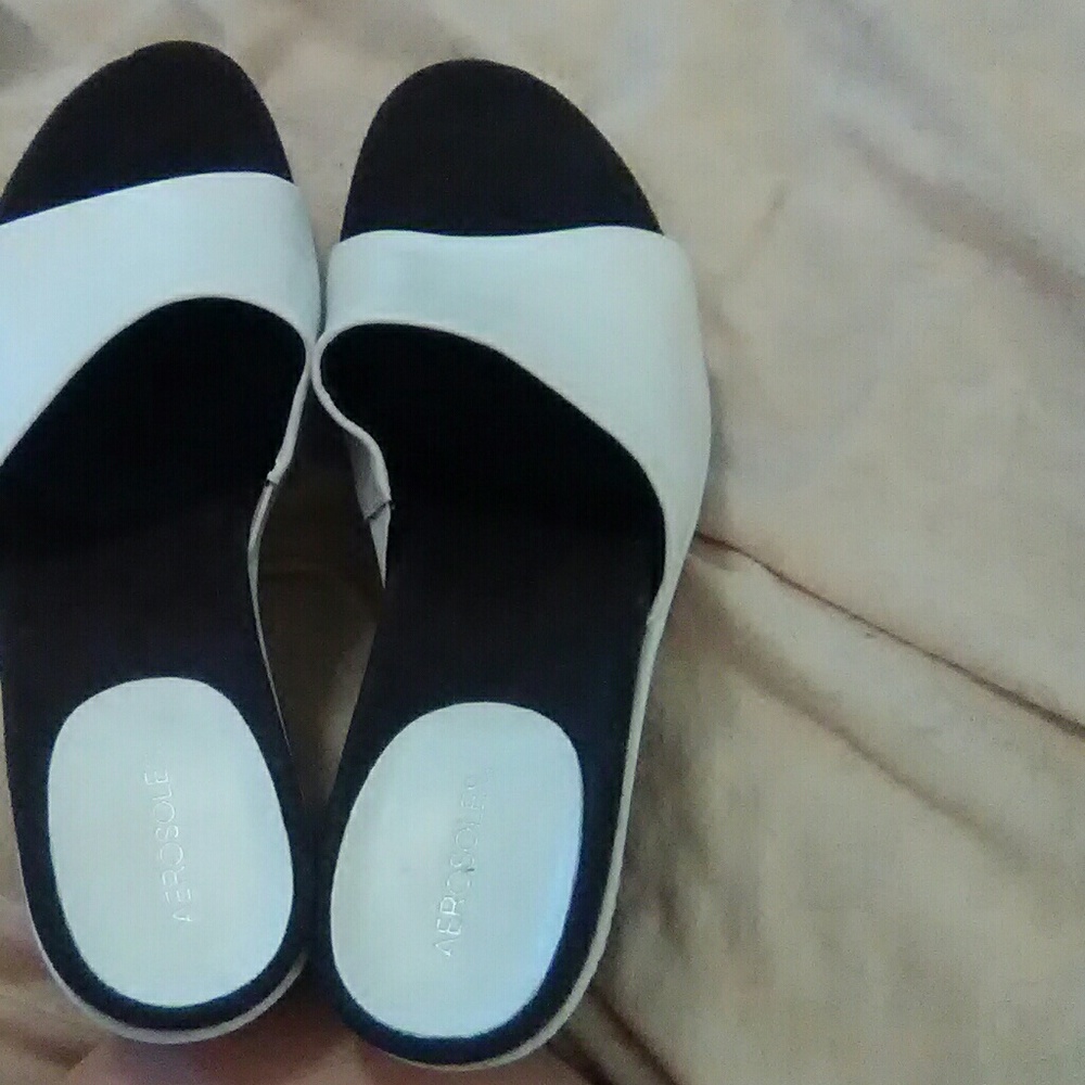 Barely worn white aerosoles sandals